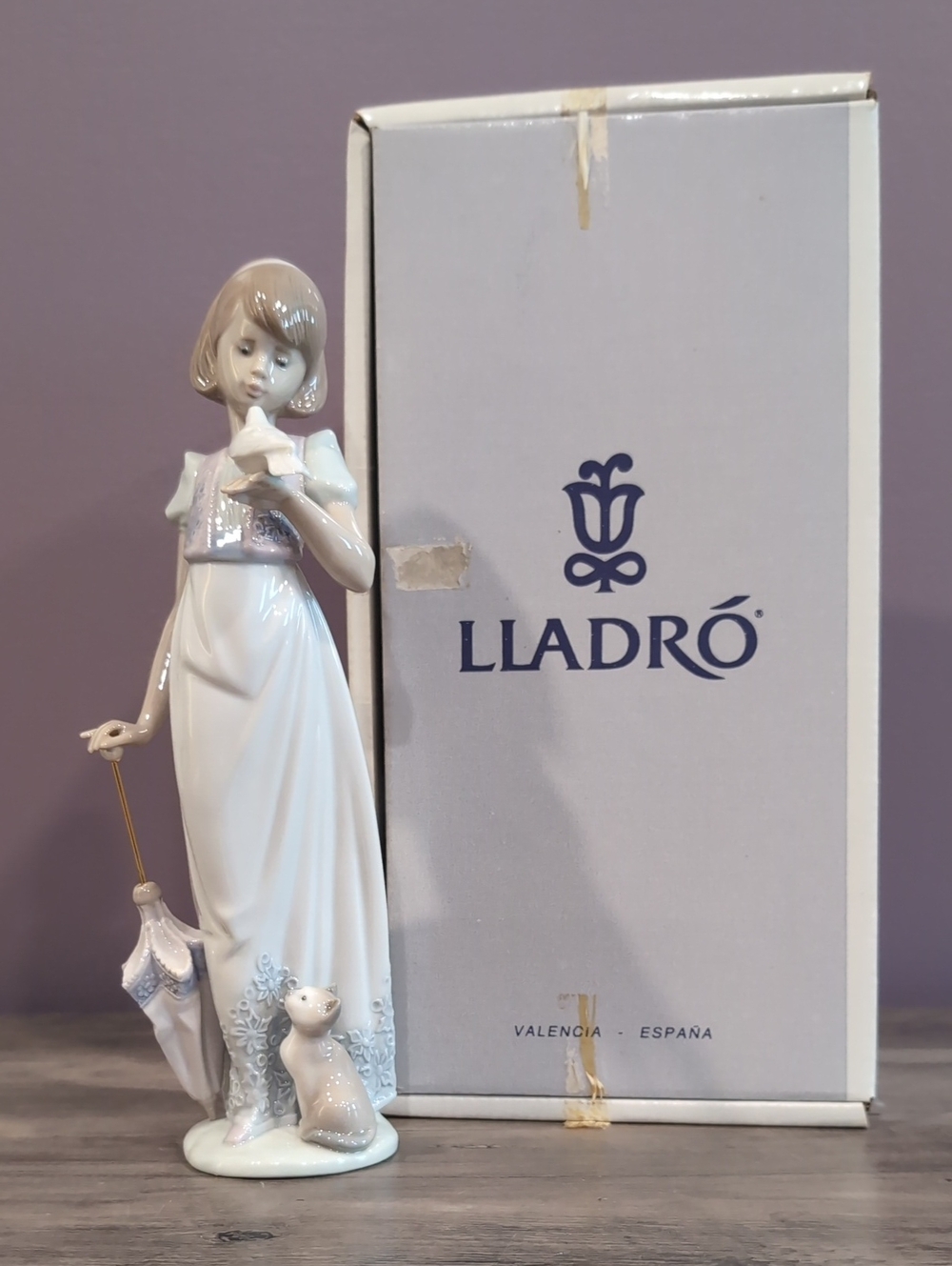 Lladró "Summer Stroll"